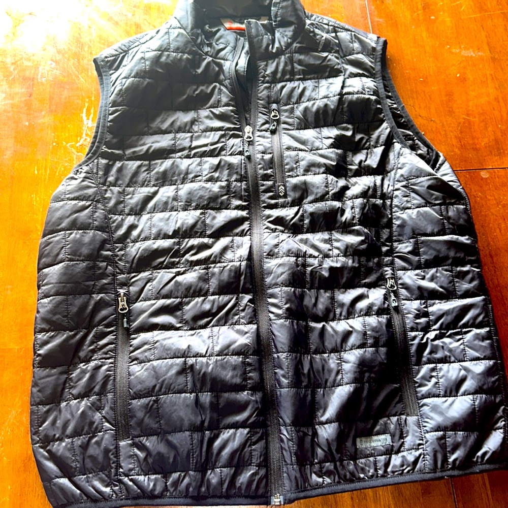 Brand new never worn xl free country lightweight vest